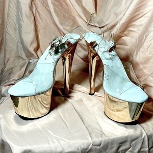 NWT Ellie style 709-BRIA white and gold